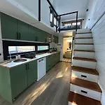 לינה וארוחת בוקר Gaia Tiny Butik